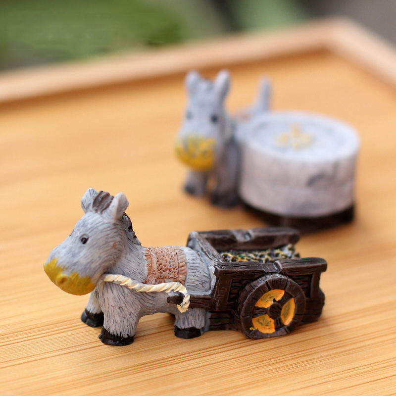 Bonsai Garden Japan - Figurki zwierząt Mini osioł ciągnący samochód
